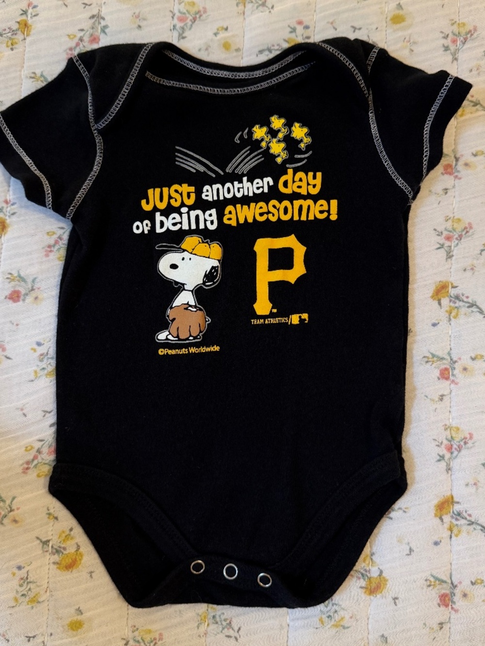 MLB Pittsburgh Pirates Snoopy Bodysuit 3-6 Months Baby Infant Peanuts Children's